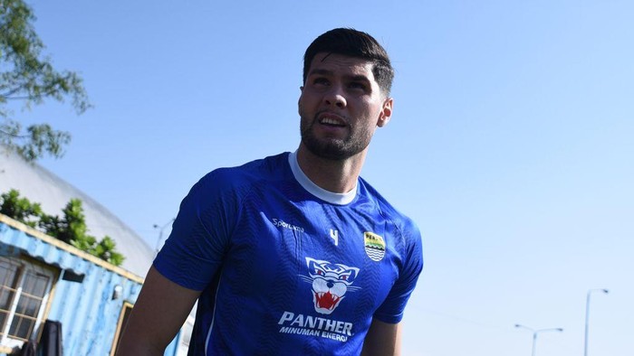 Julio Cesar.