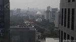Kabut Polusi Selimuti Jakarta