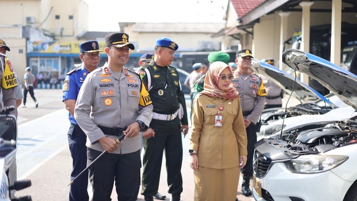 Kapolres Kediri AKBP Bramastyo bersama Wabup Dewi Mariya Ulfa