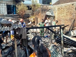 Rumah Bakul Degan di Lamper Semarang Kebakaran