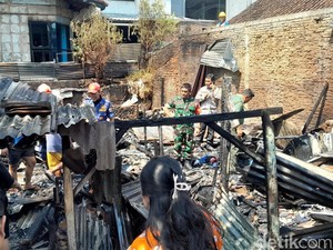 Rumah Bakul Degan di Lamper Semarang Kebakaran