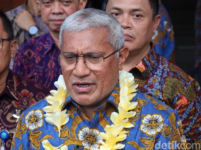 Kepala BNN Komjen Marthinus Hukom seusai menghadiri kuliah umum di gedung Rektorat Universitas Udayana, Selasa (15/7/2025).