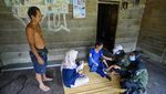 Cahaya di Tengah Kabut: Perjuangan Bidan Ilen di Pedalaman Mentawai