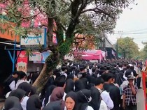 Video: Heboh Ribuan Orang Serbu Loker di Toko Cianjur, Ini Faktanya