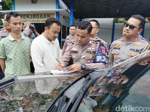 Sanksi Pemuda Selebrasi Aura Farming Pacu Jalur di Atas Mobil di Tol Lampung