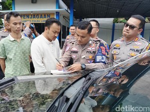 Sanksi Pemuda Selebrasi Aura Farming Pacu Jalur di Atas Mobil di Tol Lampung