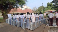 Dalam prosesi ini, para siswa akan diberi pertanyaan seputar kesiapan untuk mengikuti pelatihan sampai menuju hari H. Jika calon Paskibraka berubah pikiran dan ingin kembali ke tempat tinggalnya, maka bisa berbalik badan. Foto: Cicin Yulianti/detikEdu