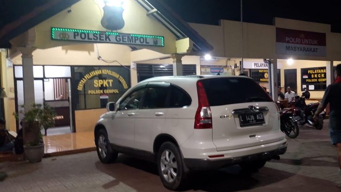 Pelaku dan mobil korban pembunuhan di Pasuruan diamankan.