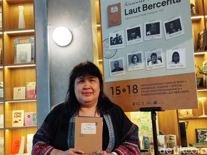 Peluncuran Novel Laut Bercerita Cetak Ulang ke-100