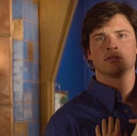 Erica Durance tampil sebagai Lois dalam serial ‘Smallville’, yang mengisahkan masa muda Clark Kent, alter ego Superman. Foto: Dok. Warner Bros Television