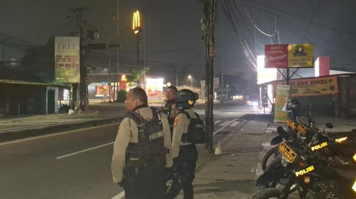 Polisi melakukan patroli mengantisipasi balap liar, Minggu (13/7/2025) dini hari.