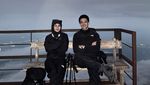Momen Romantis Rey Mbayang-Dinda Hauw Rayakan Anniversary Pernikahan di Gunung