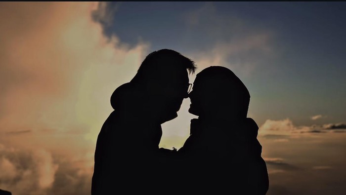Rey Mbayang dan Dinda Hauw Rey Mbayang dan Dinda Hauw