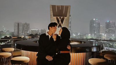Romantisnya Rey Mbayang dan Dinda Hauw Saat Makan Bersama