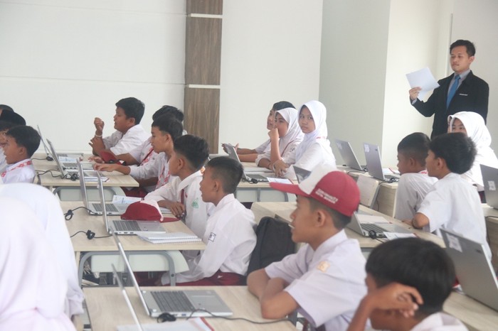 Pemkab Bogor memperluas akses pendidikan yang merata dan inklusif untuk seluruh masyarakat melalui kehadiran Sekolah Rakyat.