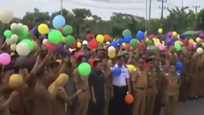 Tangkap layar video pelepasan balon saat pelantikan PPPK di Batang Hari Jambi.
