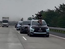 Heboh Pemuda Joged Aura Farming di Atas Mobil dalam Tol, Begini Ujungnya