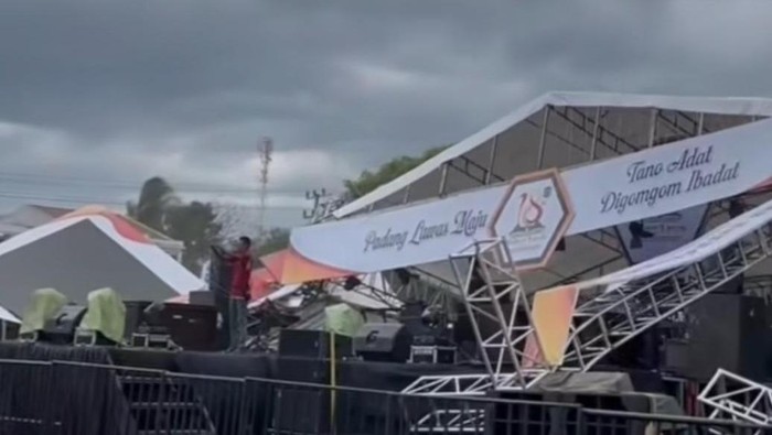 Tangkapan layar kondisi panggung Expo HUT ke-18 Palas roboh. (dok. Istimewa)