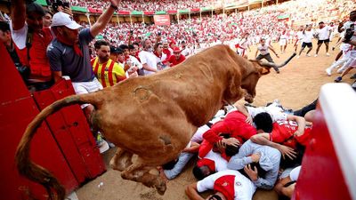 Tradisi Ekstrem San Fermin di Spanyol Bikin Turis Deg-degan