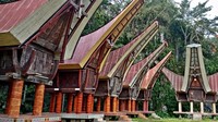 Di Kampung Tanniasa ada lapangan Khusus untuk Ritual Adat.