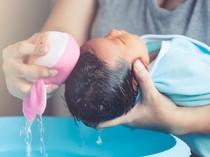Waktu Mandi yang Tepat Agar Bayi Tidak Gampang Masuk Angin