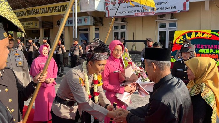 AKBP Angga Herlambang resmi menjabat sebagai Kapolres Dumai, Rabu (16/7/2026).