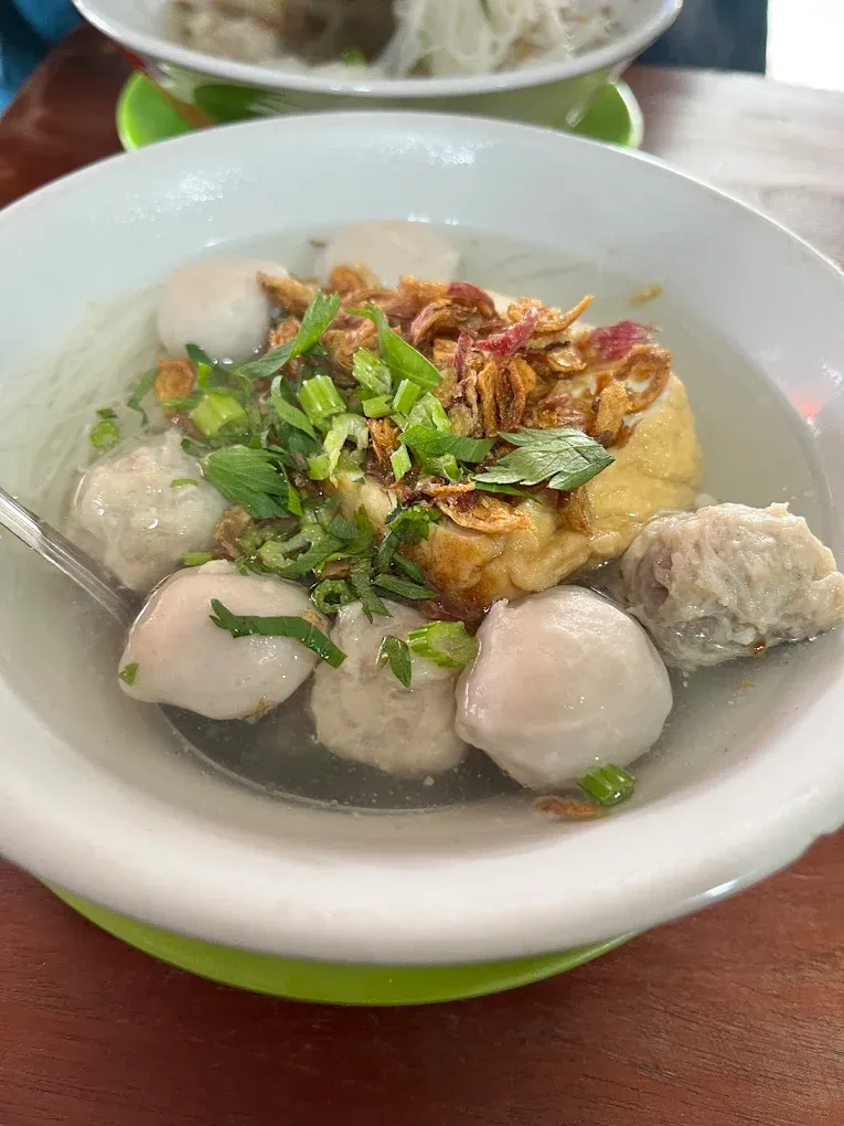 Rekomendasi tempat makan bakso di Glodok.