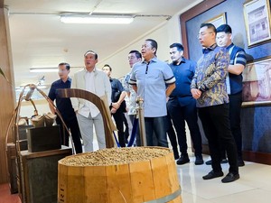 Bamsoet Dorong Hilirisasi Kopi Nasional Usai Kunjungi Pabrik Kapal Api