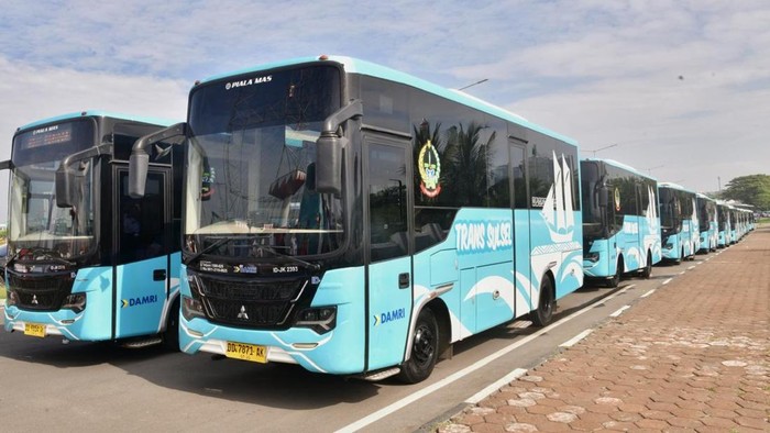 Bus Trans Sulsel resmi beroperasi di kawasan Mamminasata.