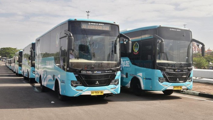 Bus Trans Sulsel resmi beroperasi di kawasan Mamminasata.