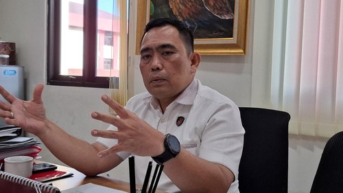 Dirreskrimum Polda NTT, Kombes Patar Silalahi, saat diwawancarai detikBali di kantornya, Rabu (16/7/2025). (Yufengki Bria/detikBali)