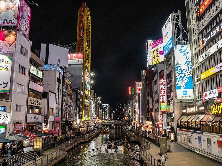 Warna-warni Kehidupan Malam di Dotonbori