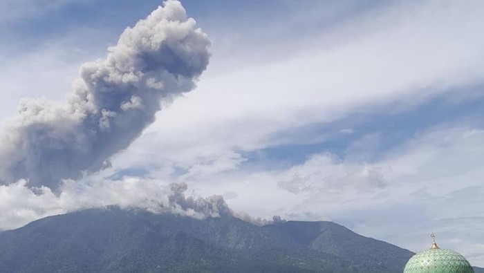 Erupsi Gunung Marapi (Foto: Istimewa)
