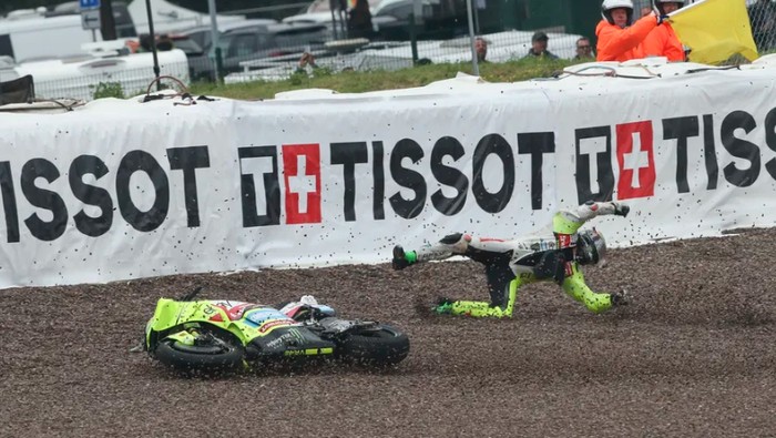 Franco Morbidelli jatuh di Sirkuit Sachsenring, Jerman.
