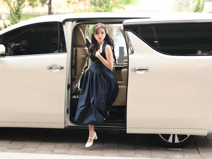 Fuji selipkan foto Verrell Bramasta Fuji dalam Instagram miliknya.