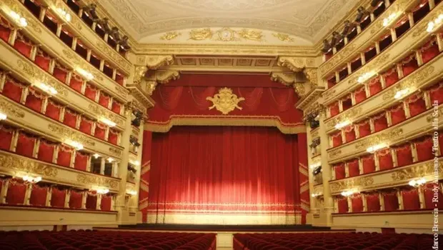 Gedung opera La Scala di Milan