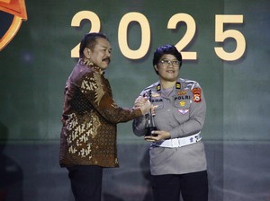 Iptu Sri Ulva Baso Raih Hoegeng Awards 2025 Kategori Polisi Inovatif