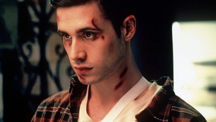 I Know What You Did Last Summer Cuplikan adegan Freddie Prinze Jr di I Know What You Did Last Summer.