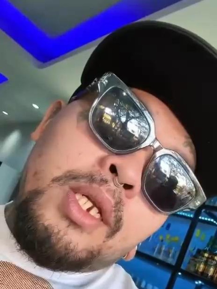 Konten promosi minuman beralkohol oleh King Abdi.