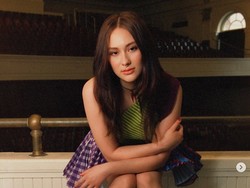 8 Foto Pesona Lola Tung, Gen Z Pemeran Belly di The Summer I Turned Pretty 3 8 Foto Pesona Lola Tung, Gen Z Pemeran Belly di The Summer I Turned Pretty 3