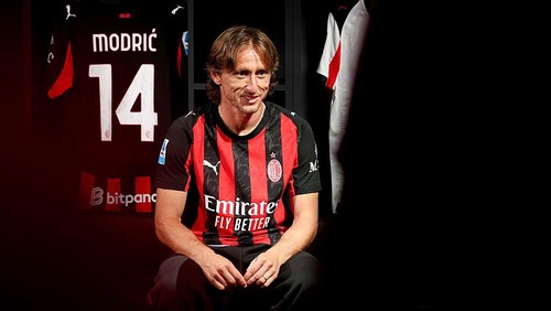 MILAN, ITALY - JULY 14: New AC Milan player Luka Modric is seen during his first photoshoot with the club at Casa Milan on July 14, 2025 in Milan, Italy. (Photo by Giuseppe Cottini/AC Milan via Getty Images)