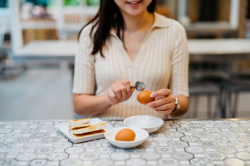 Makan telur
