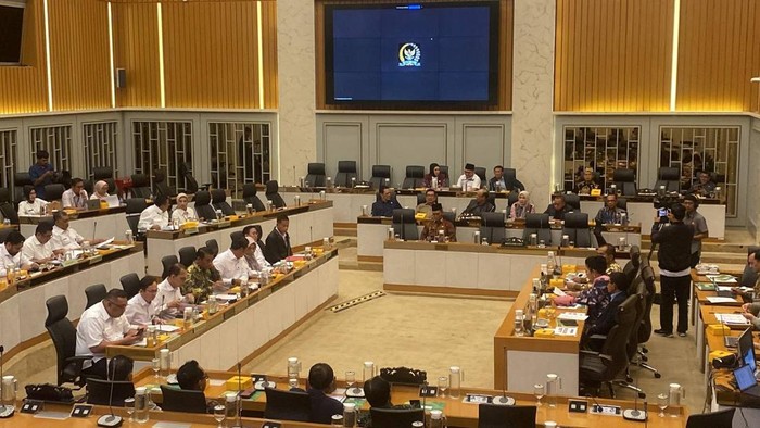 Mentan Amran Sulaiman Amran Rapat Kerja (Raker) bersama Komisi IV DPR RI