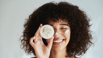 Rekomendasi Skincare dengan 7 Kandungan Ampuh untuk Mengecilkan Pori-pori