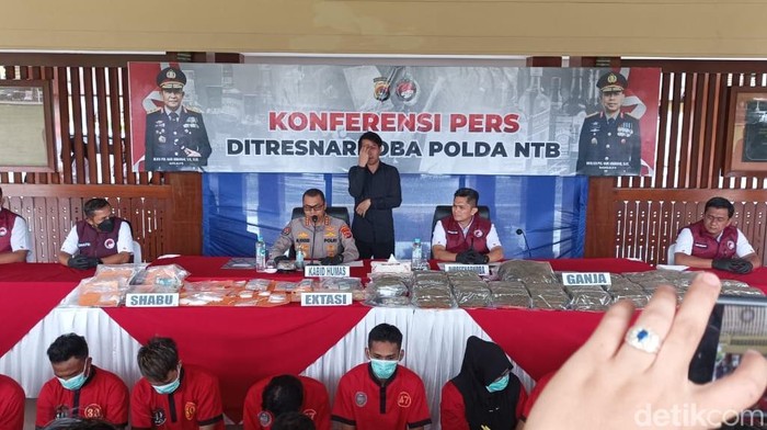 Polda NTB tangkap 45 orang atas tindak pidana narkotika dari bulan Mei hingga Juli 2025.