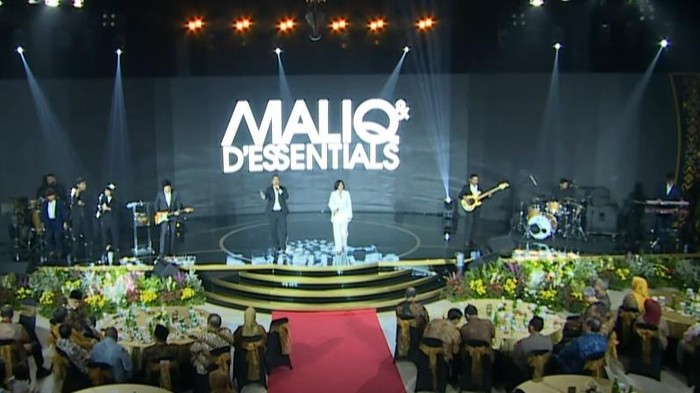 Penampilan Maliq & DEssential di Hoegeng Awards 2025 (dok. YouTube Polri)