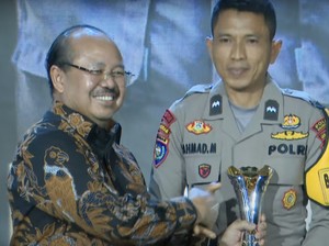Video: Aipda Rahmad Muhajirin Raih Hoegeng Awards 2025 Kategori Polisi Berdedikasi