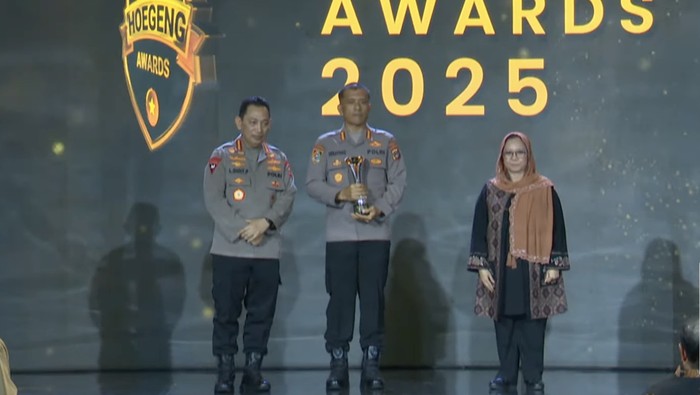 Penerima Hoegeng Awards 2025 Kategori Polisi Berintegritas Kombes Seminar Sebayang