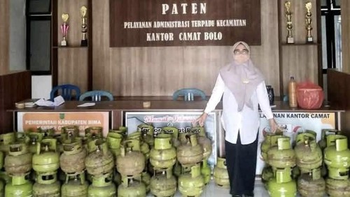 LPG 3 Kg bersubsidi yang disita aparat gabungan Pemerintah Kecamatan dan Polsek Bolo, dari usaha bakso dan warung makan, pada Rabu, (16/7/2025).