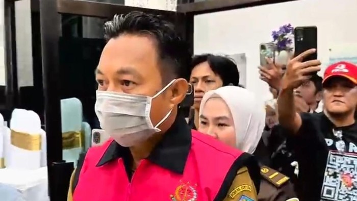 Plt. Kepala Desa Pattalassang inisial AZ jadi tersangka korupsi dana desa Rp 1,2 miliar.